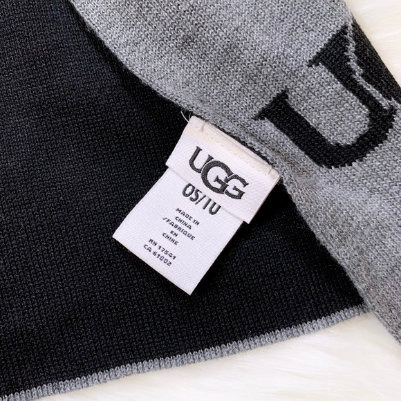 UGG Women’s Intarsia Logo Knit Scarf - Picture 4 of 4